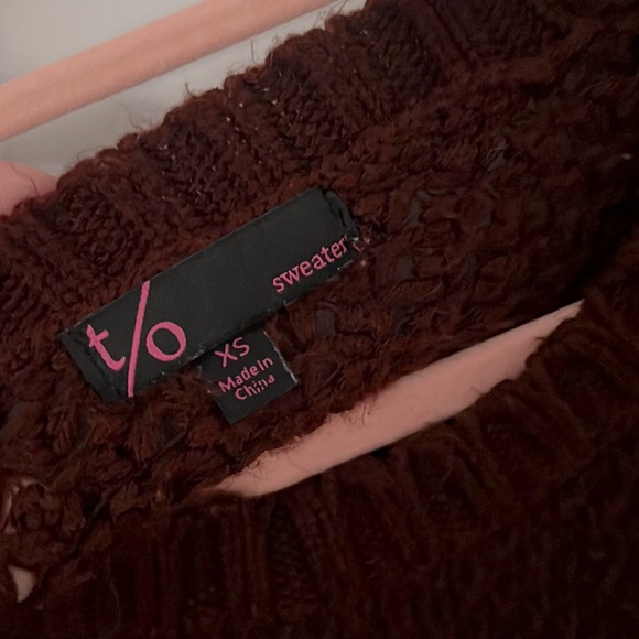 T/O Knit Crop Sweater - Picture 6 of 7